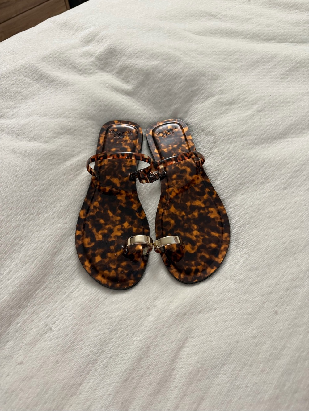 NWOB Abercrombie sandals